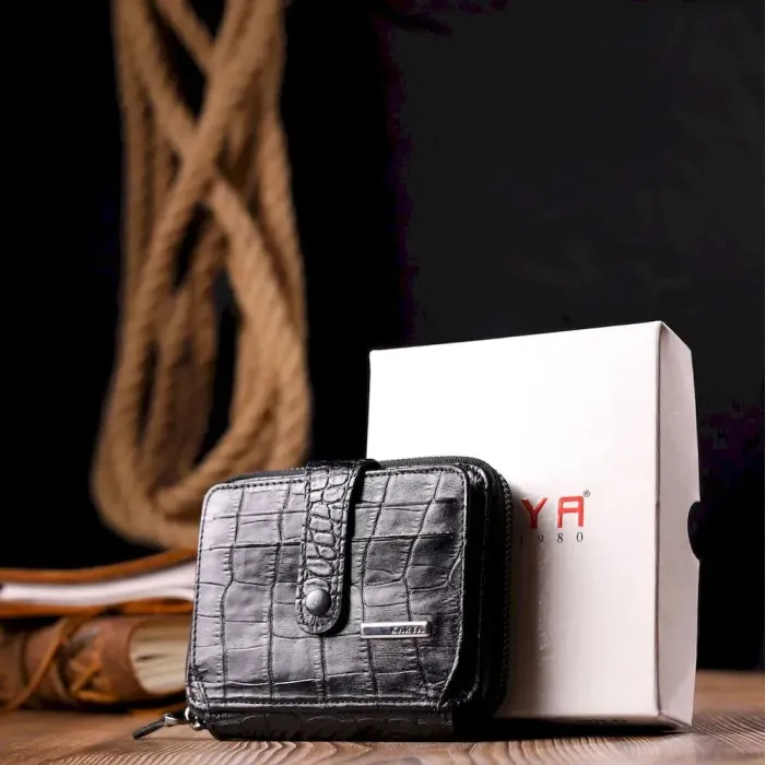 Невеликий гаманець із натуральної фактурної шкіри під крокодила KARYA 20969 Чорний