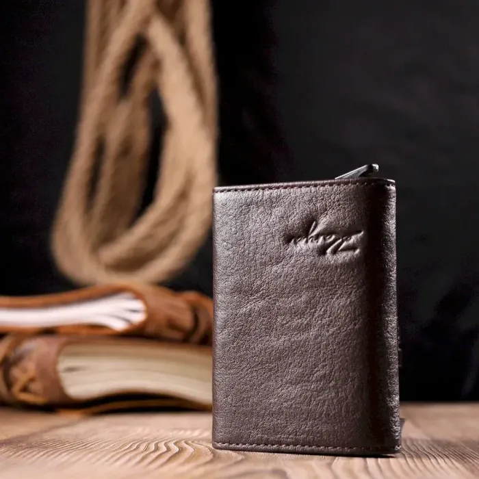 Незвичайна візитниця з натуральної шкіри KARYA 20977 Коричневий