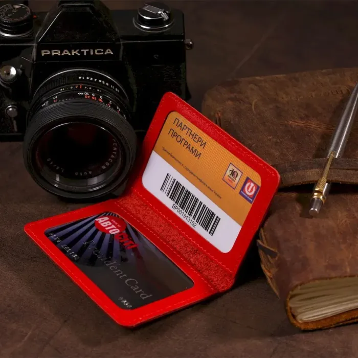 Обкладинка для прав яскрава шкіряна Shvigel 13969 Червона