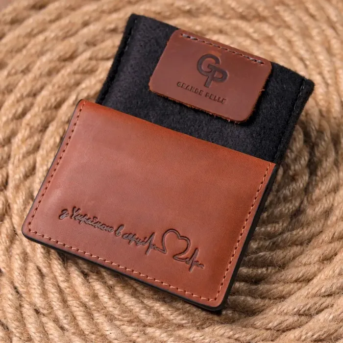 Обложка на автодокументы в винтажной коже Сердце GRANDE PELLE 16704 Светло-коричневая