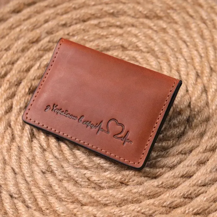 Обложка на автодокументы в винтажной коже Сердце GRANDE PELLE 16704 Светло-коричневая