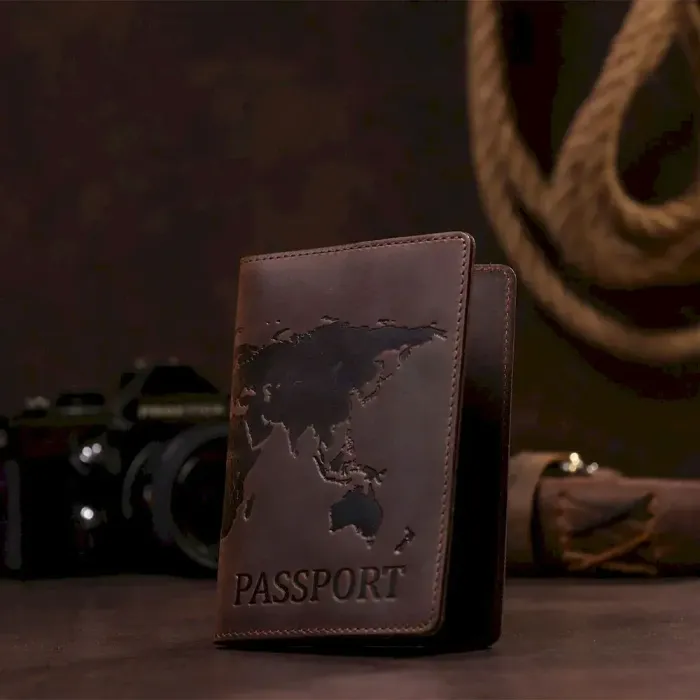 Обкладинка на паспорт Shvigel 13954 матова шкіряна Коричнева