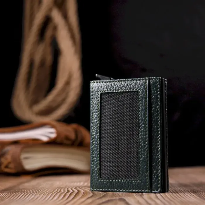 Оригінальна візитниця з натуральної зернистої шкіри KARYA 20976 Зелений