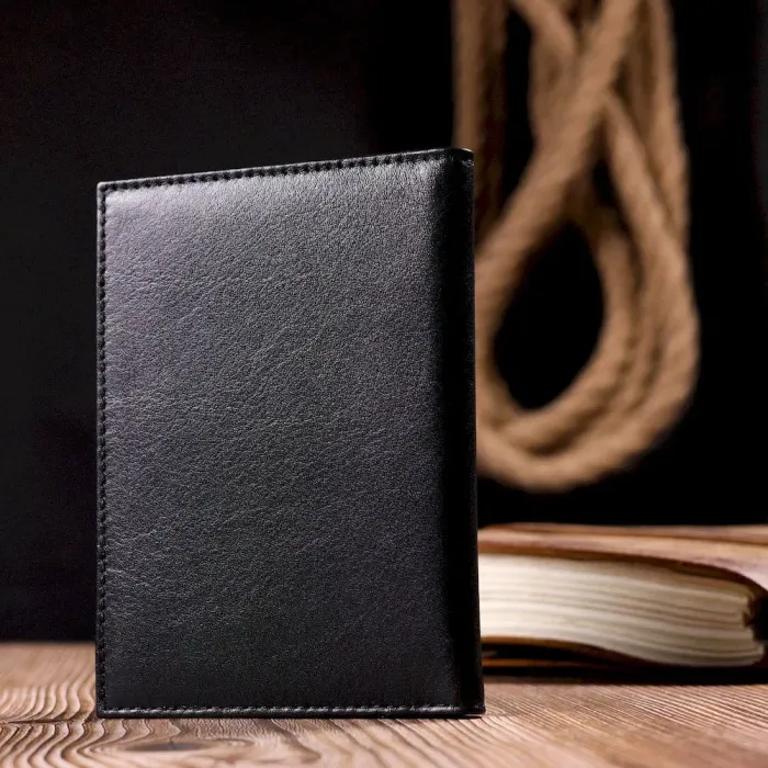 Отличная обложка на документы гладкой кожи KARYA 20928 Черный