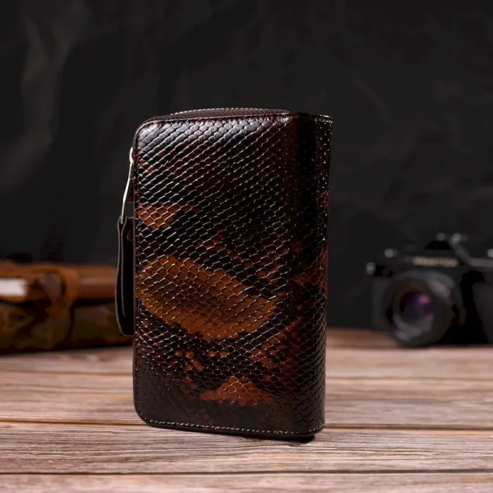 Отличное лакированное женское портмоне среднего размера из натуральной кожи с тиснением под змею CANPELLINI 21714 Разноцветное