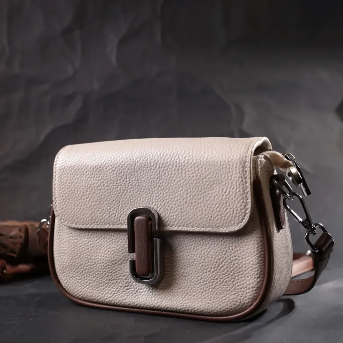 Напівкругла сумка для жінок з цікавим магнітом-засувкою з натуральної шкіри Vintage 22439 Біла