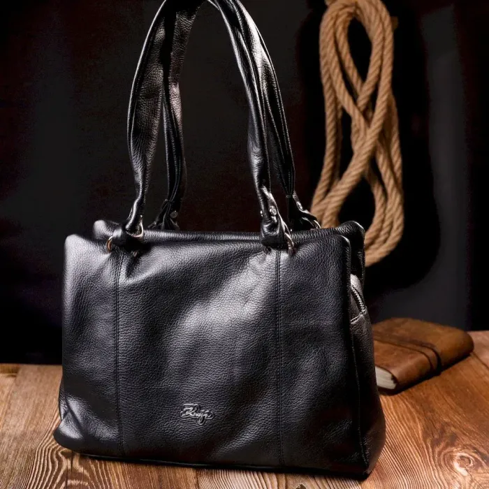 Практичная женская сумка с ручками KARYA 20890 кожаная Черный