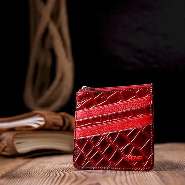 Практичний картхолдер із натуральної шкіри з тисненням під крокодила KARYA 21207 Червоний