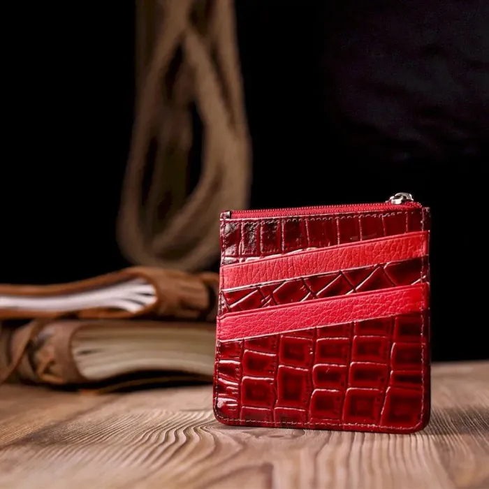 Практичний картхолдер із натуральної шкіри з тисненням під крокодила KARYA 21207 Червоний