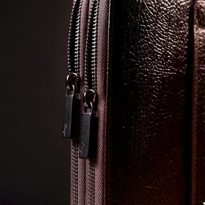 Практичный мужской клатч на два отделения KARYA 20853 кожаный Коричневый