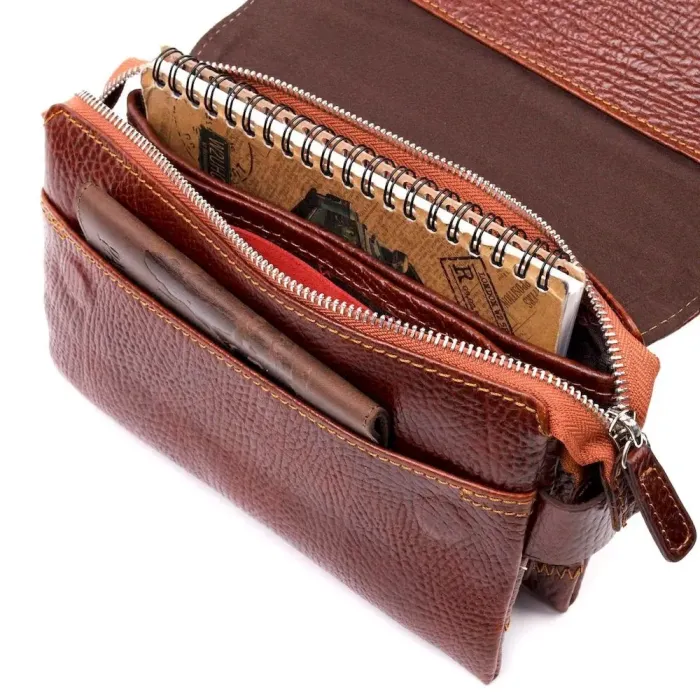 Практичный мужской клатч с клапаном KARYA 20911 кожаный Коричневый