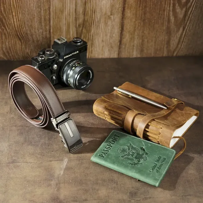 Ремінь чоловічий тонкий з пряжкою автомат та коричневою заливкою Vintage 20308 Коричневий