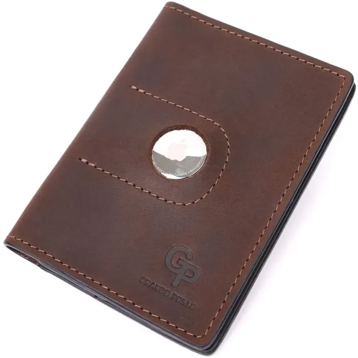 Стильна шкіряна обкладинка на паспорт з тримачем Apple AirTag GRANDE PELLE 11621 Коричневий