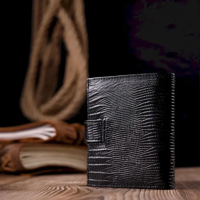 Стильное лакированное мужское портмоне из фактурной кожи KARYA 21047 Черный