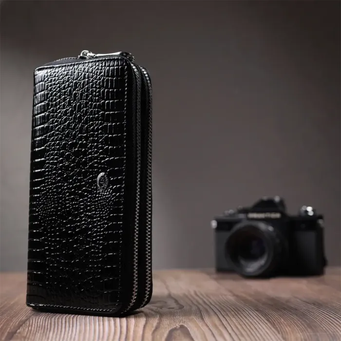 Стильний фактурний клатч на два відділення з лакованої шкіри ST Leather 22693 Чорний