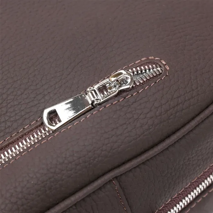 Стильний жіночий матовий рюкзак з натуральної шкіри Shvigel 16325 Коричневий