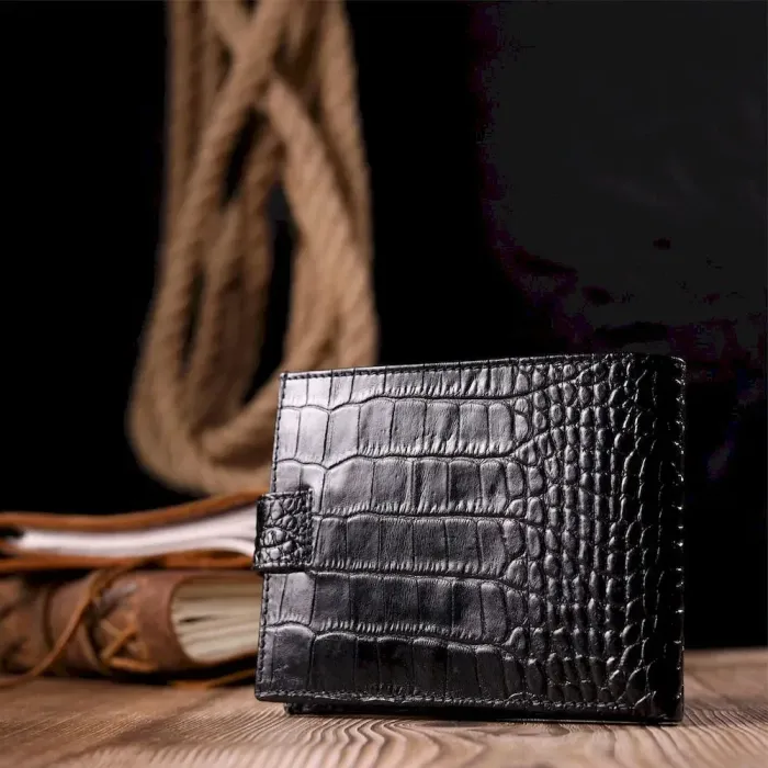 Стильний чоловічий гаманець із фактурної шкіри під рептилію KARYA 21065 Чорний