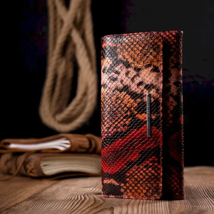 Стильный женский кошелек из натуральной фактурной кожи под змею KARYA 21010 Красный