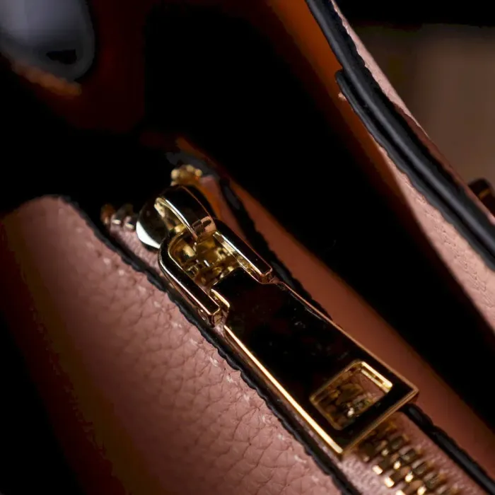 Сумка для деловой женщины из натуральной кожи 22104 Vintage Пудровая