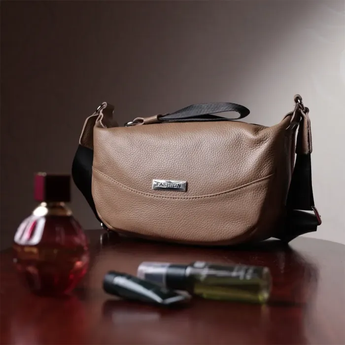 Сумка для жінок з натуральної шкіри через плече з незвичайним бігунком Vintage 22618 Бежева