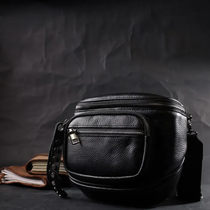 Сумка для женщин с декором в виде кнопок из натуральной кожи Vintage 22388 Черная