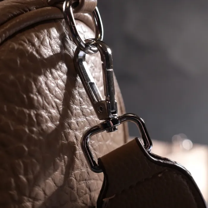 Сумка жіноча з металевими акцентами на ручках з натуральної шкіри Vintage 22368