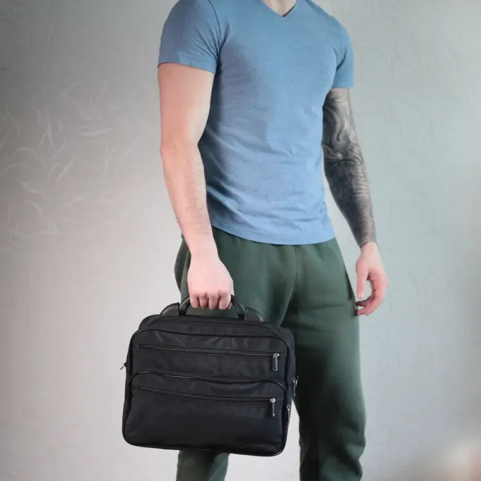 Текстильна чоловіча сумка з надійною пластиковою ручкою FABRA 22587 Чорний