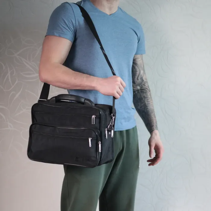 Текстильна чоловіча сумка з надійною пластиковою ручкою FABRA 22587 Чорний