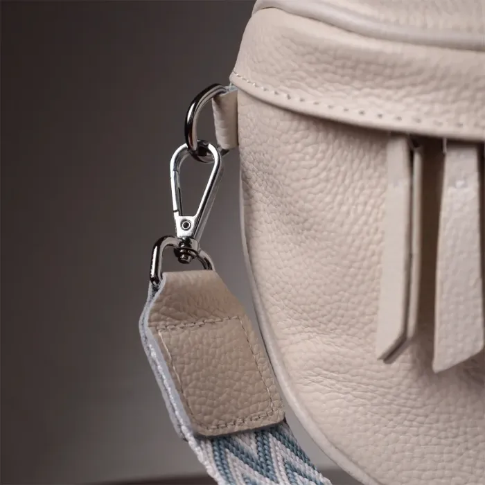 Трендовая женская сумка через плечо в классическом цвете из натуральной кожи Vintage 22656 Белый