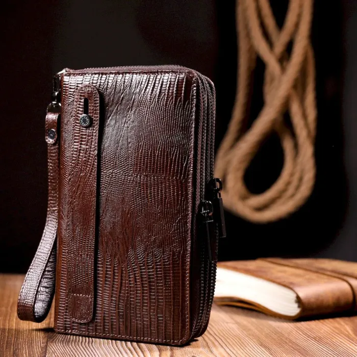 Удобный мужской клатч из фактурной кожи KARYA 20851 Коричневый