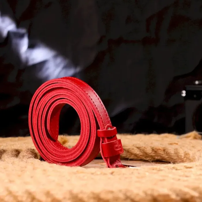 Узкий женский ремень из натуральной кожи Grande Pelle 21440 Красный