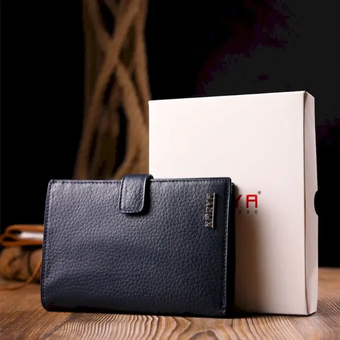 Вертикальне чоловіче портмоне з хлястиком із натуральної шкіри KARYA 21190 Синій