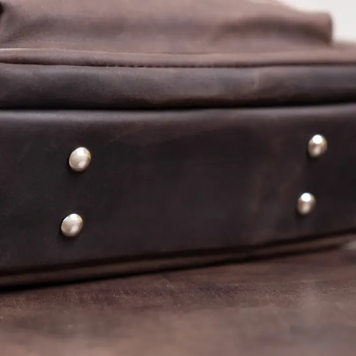 Вінтажна сумка під А4 вертикального формату в матовій шкірі 11166 SHVIGEL, Коричнева