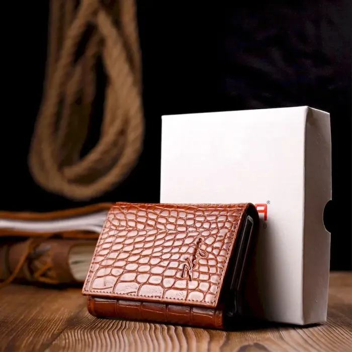 Візитниця з натуральної фактурної шкіри під крокодила KARYA 20986 Коричневий