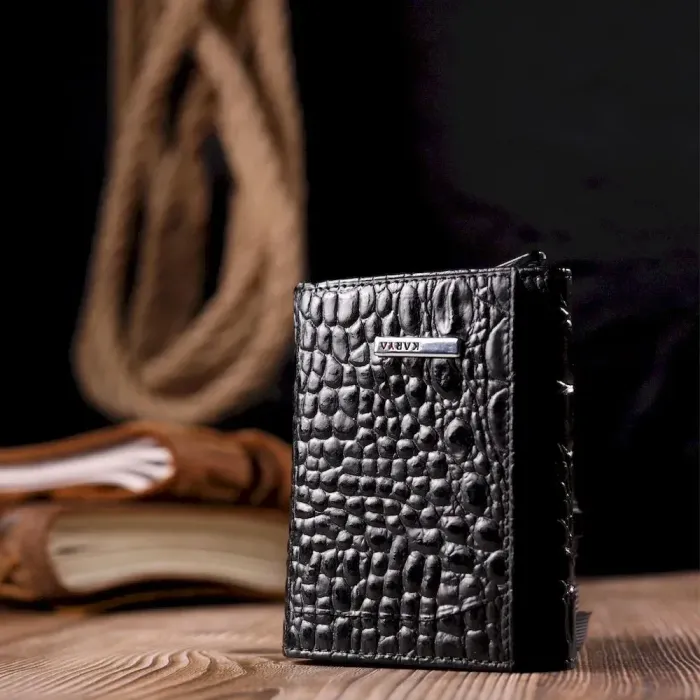 Візитниця з натуральної фактурної шкіри під крокодила KARYA 20990 Чорний