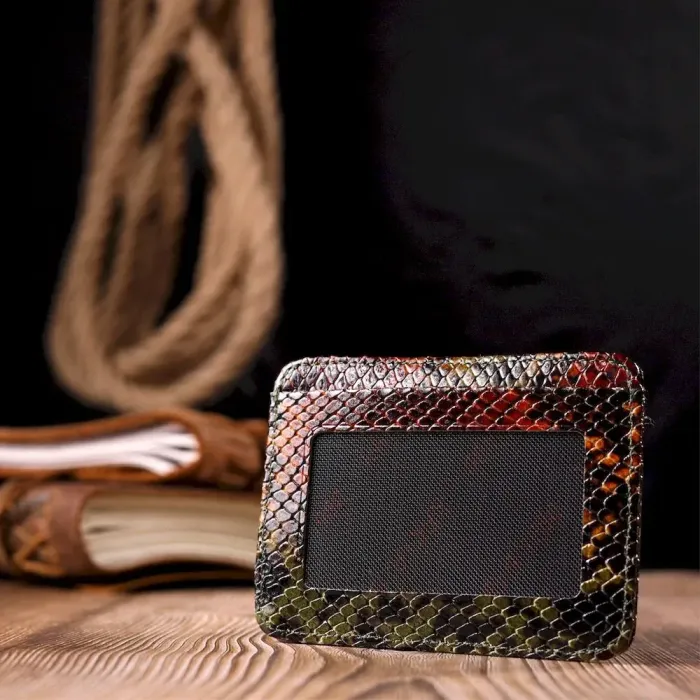 Візитниця з натуральної фактурної шкіри під змію KARYA 20958