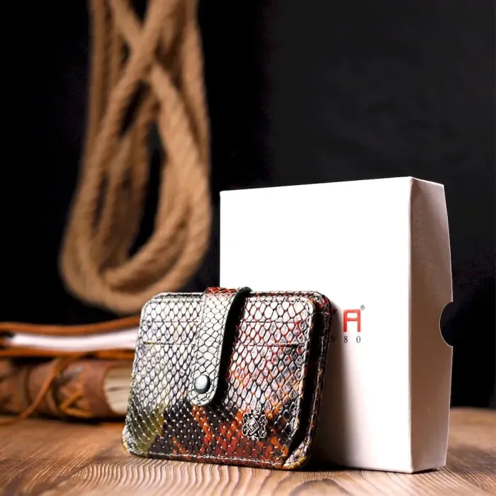 Візитниця з натуральної фактурної шкіри під змію KARYA 20958