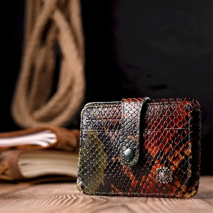 Візитниця з натуральної фактурної шкіри під змію KARYA 20958
