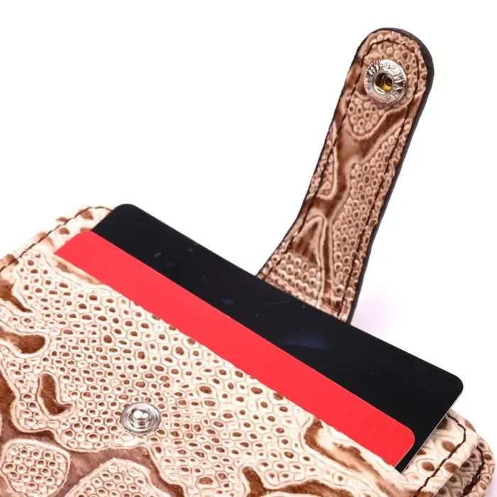 Визитница из натуральной фактурной кожи под змею KARYA 20962 Бежевый