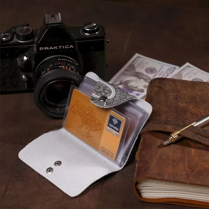 Візитниця шкіряна вертикальна сіра з візерунком Shvigel 19082