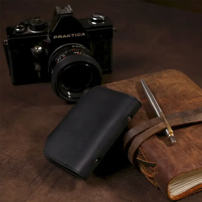 Візитниця вертикальна Shvigel 13909 шкіряна Чорна