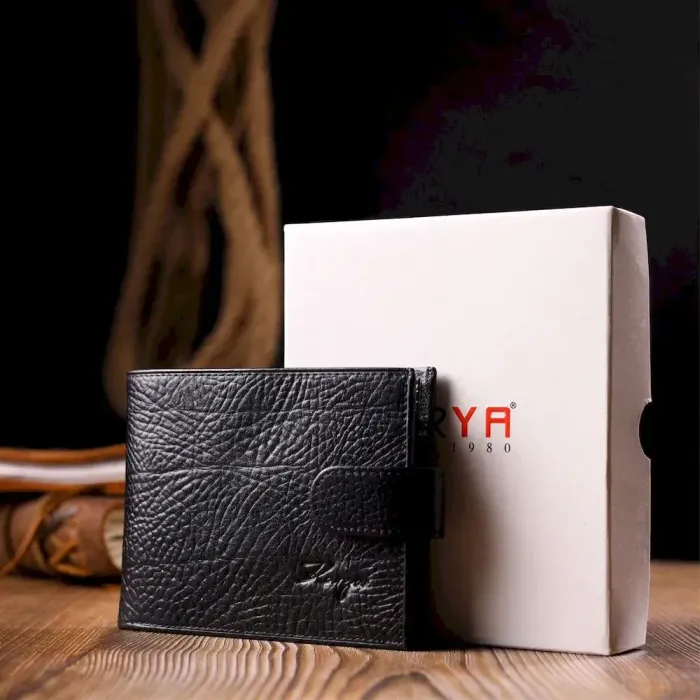 Містке чоловіче портмоне з хлястиком з натуральної шкіри KARYA 21087 Чорний