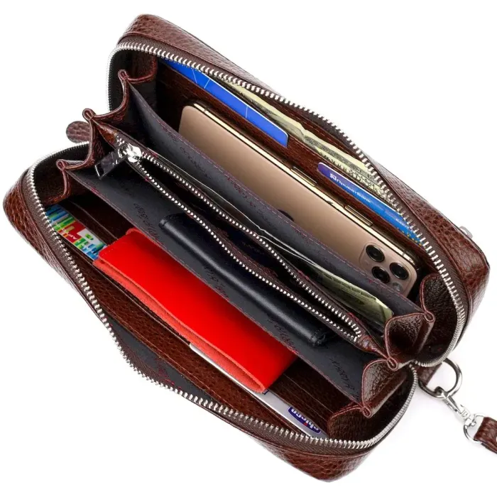 Місткий чоловічий клатч з натуральної шкіри KARYA 21948 Темно-коричневий