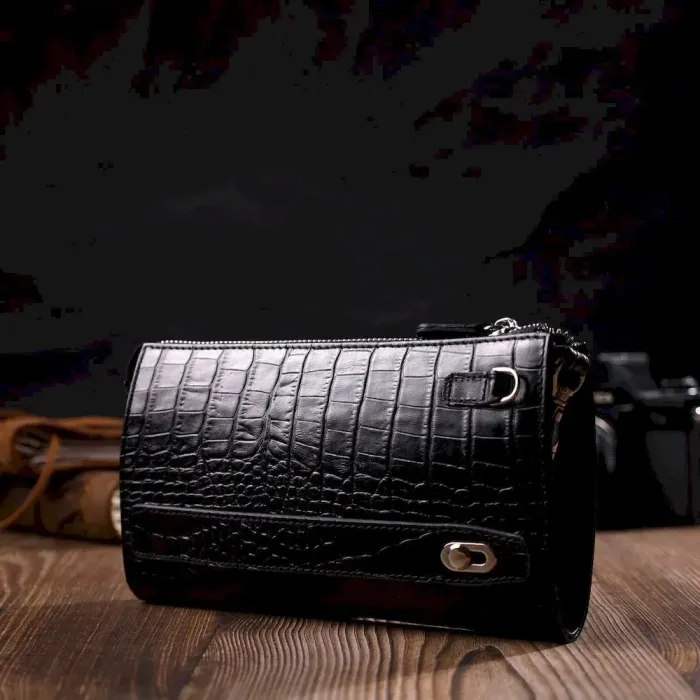 Місткий чоловічий клатч з натуральної шкіри з тисненням під крокодила BOND 22049 Чорний