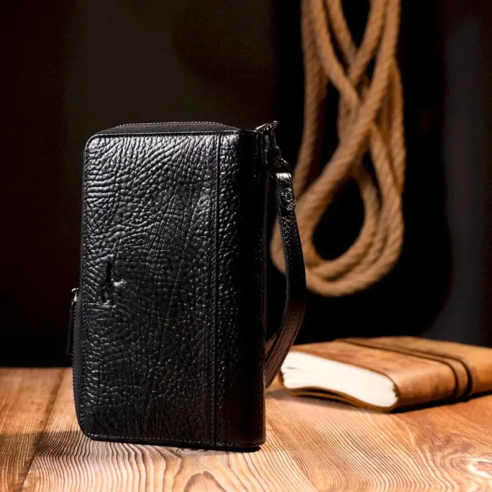 Вместительный мужской клатч на два отделения KARYA 20905 кожаный Черный