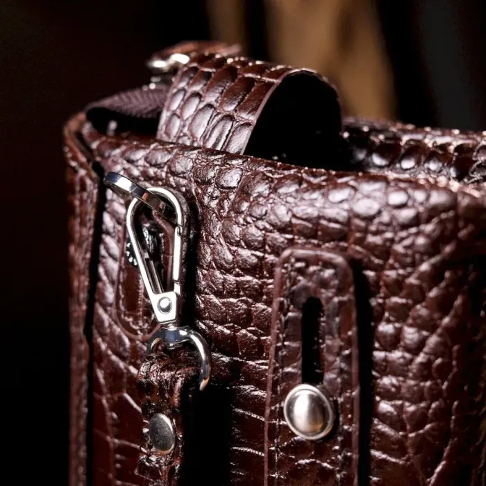 Вместительный мужской клатч с клапаном KARYA 20910 кожаный Коричневый