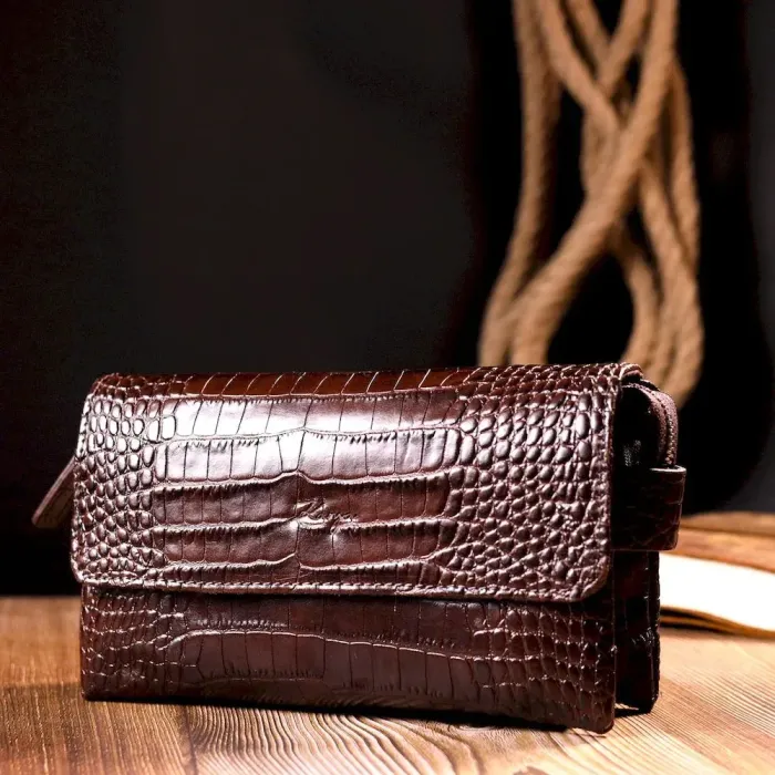 Вместительный мужской клатч с клапаном KARYA 20910 кожаный Коричневый