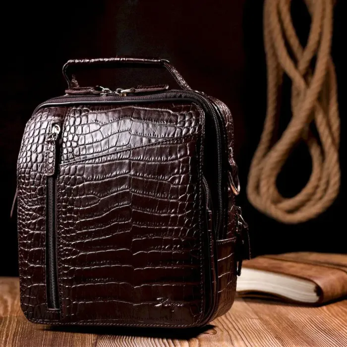 Вместительный мужской мессенджер из фактурной кожи KARYA 20898 Коричневый