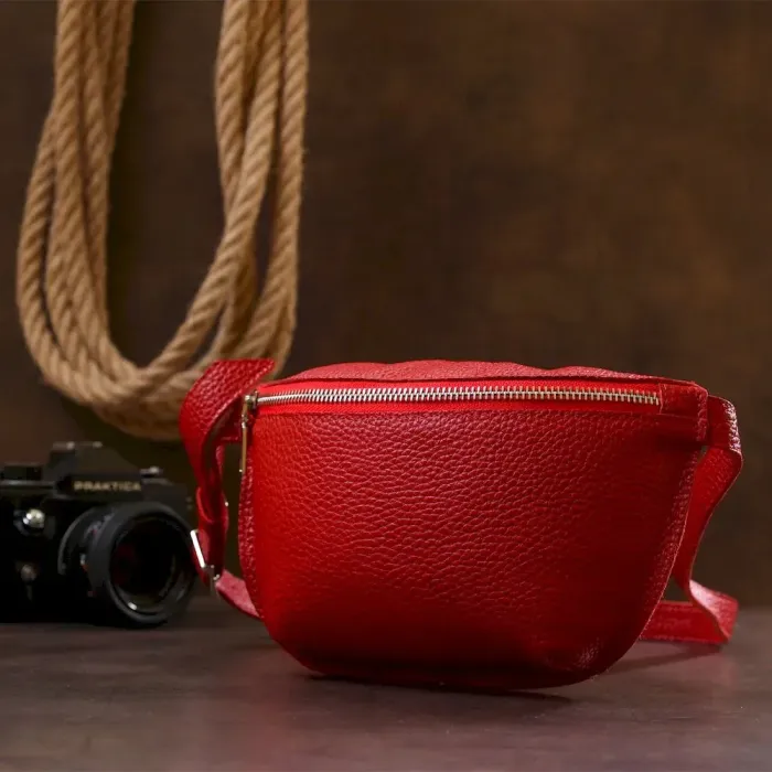 Женская кожаная сумка на пояс Shvigel 16372 Красный