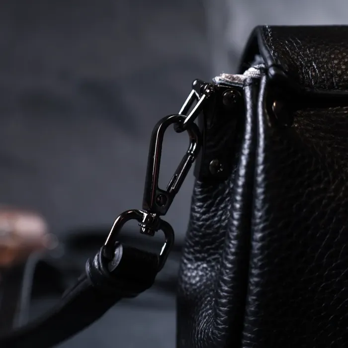 Жіноча шкіряна сумка із трикутним клапаном Vintage 22254 Чорна